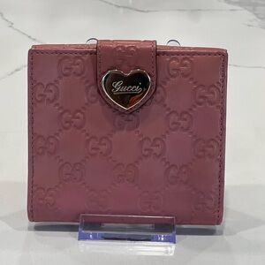 Gucci Pink Guccissima Heart Wallet 💕 Gold Heart Clasp | Rare Y2K Collectible